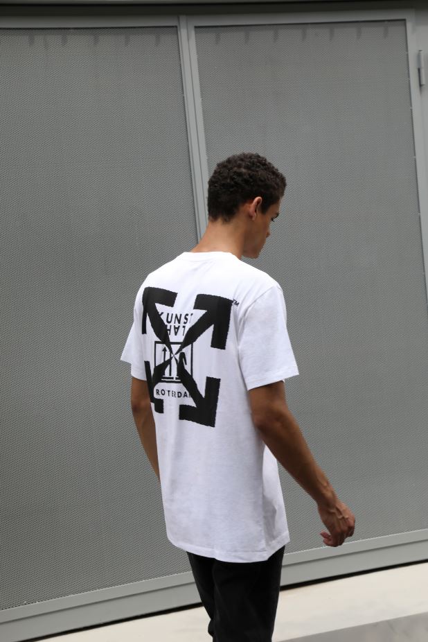 13,440円OFF-WHITE Tシャツ KUNSTHAL ROTTERDAM