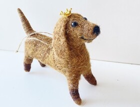 Velt dog with crown