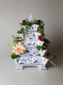 Tulip Vase - Delft flower pyramid