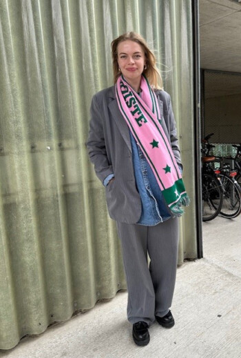 Foulard Égoïste - Sylvie Fleury