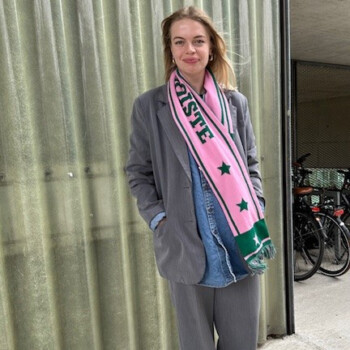 Scarve Égoïste - Sylvie Fleury