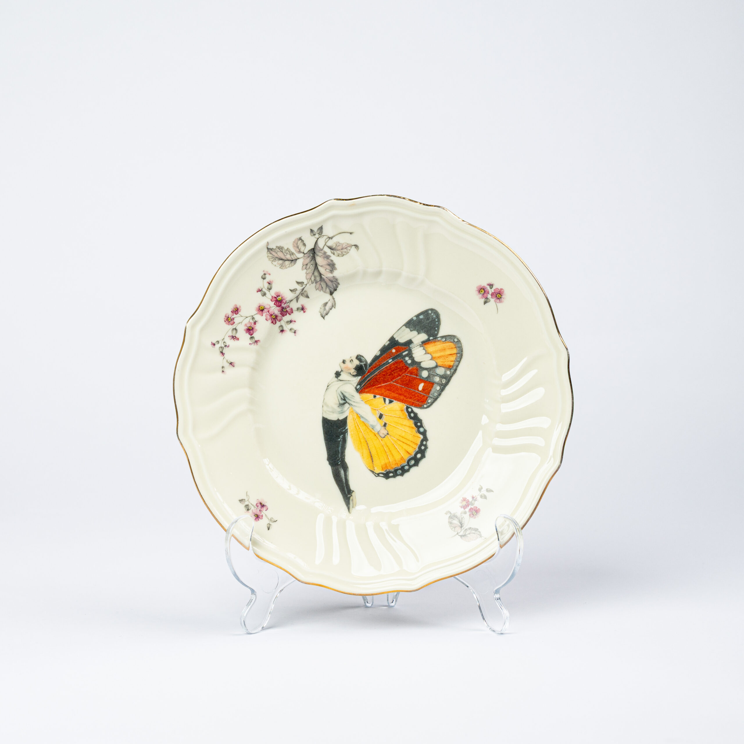 Lylies decorative plate – Botanical Home Decor - Image 3